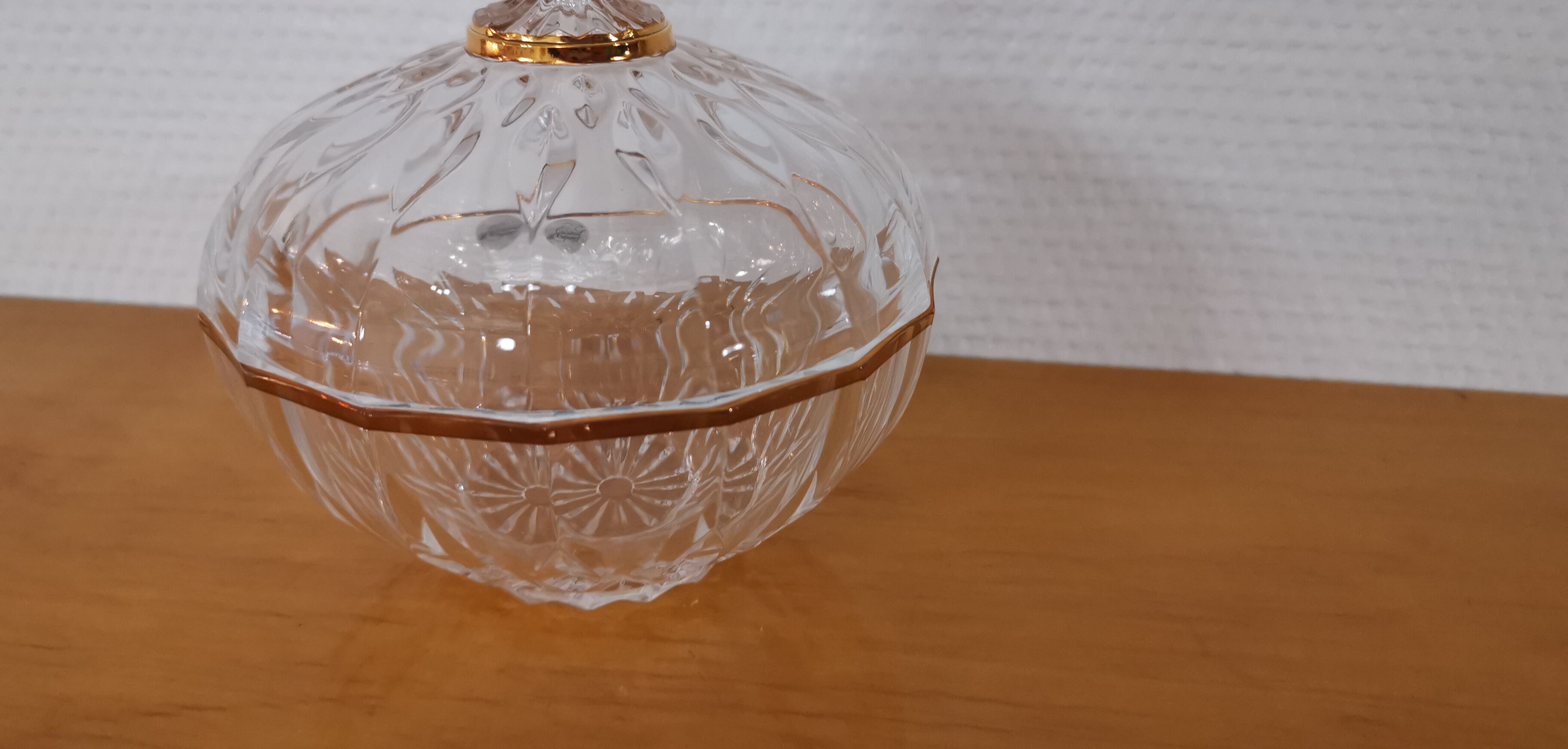 Sweetening or candy box crystal of Arques