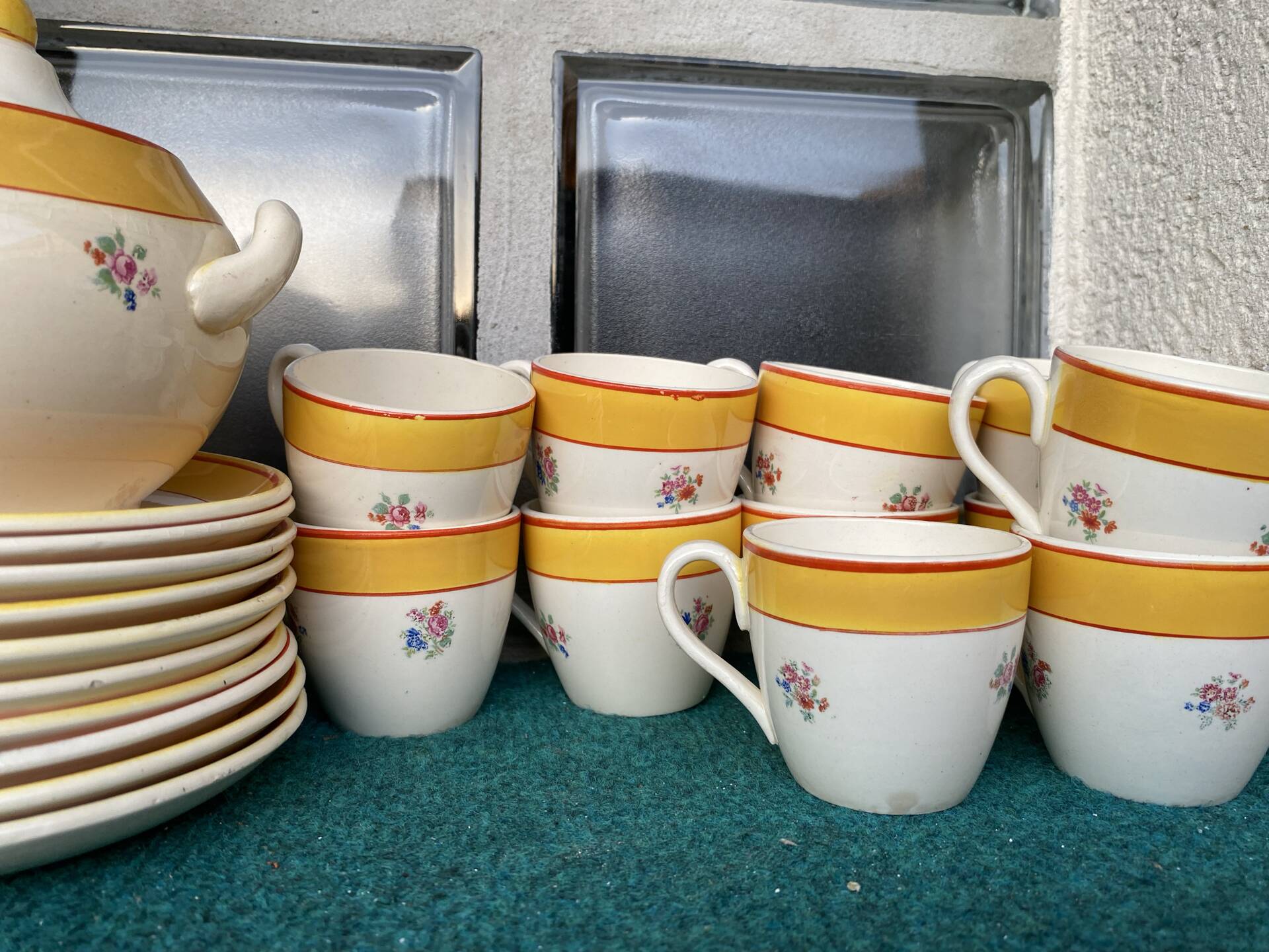 Vintage coffee service Sarreguemines (22 pieces)