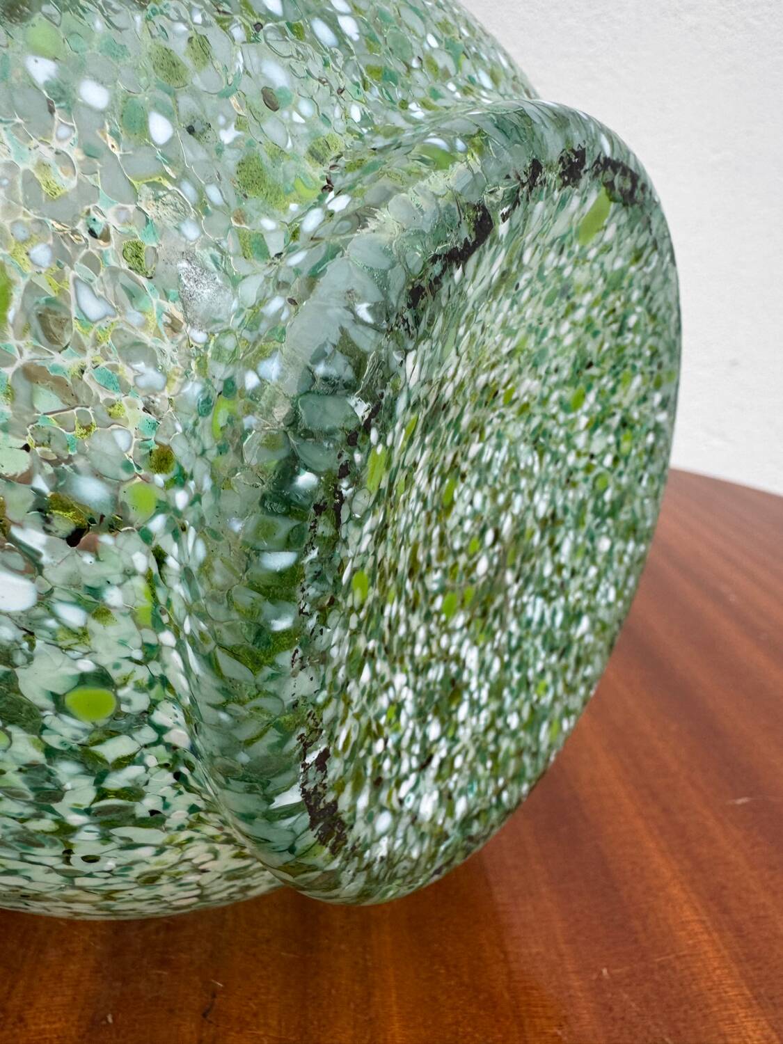 Round Murano glass vase antique