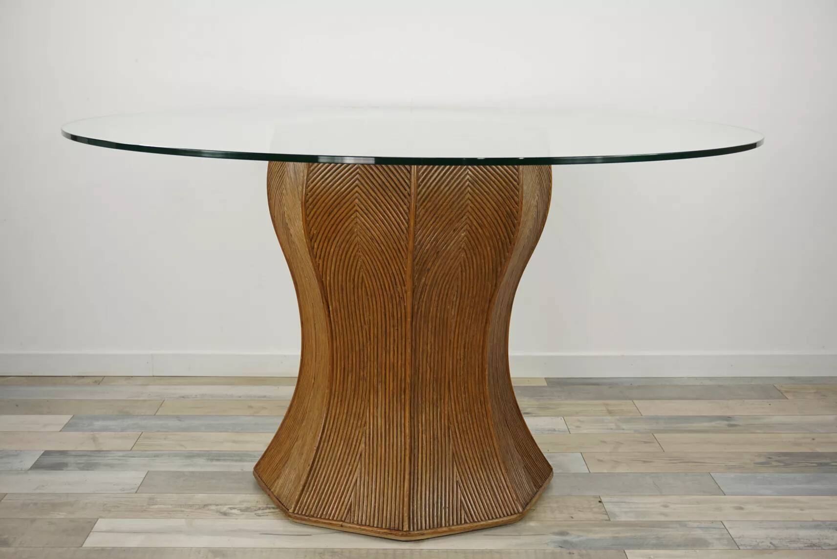 Round table from the 60s - 70s in rattan and glass