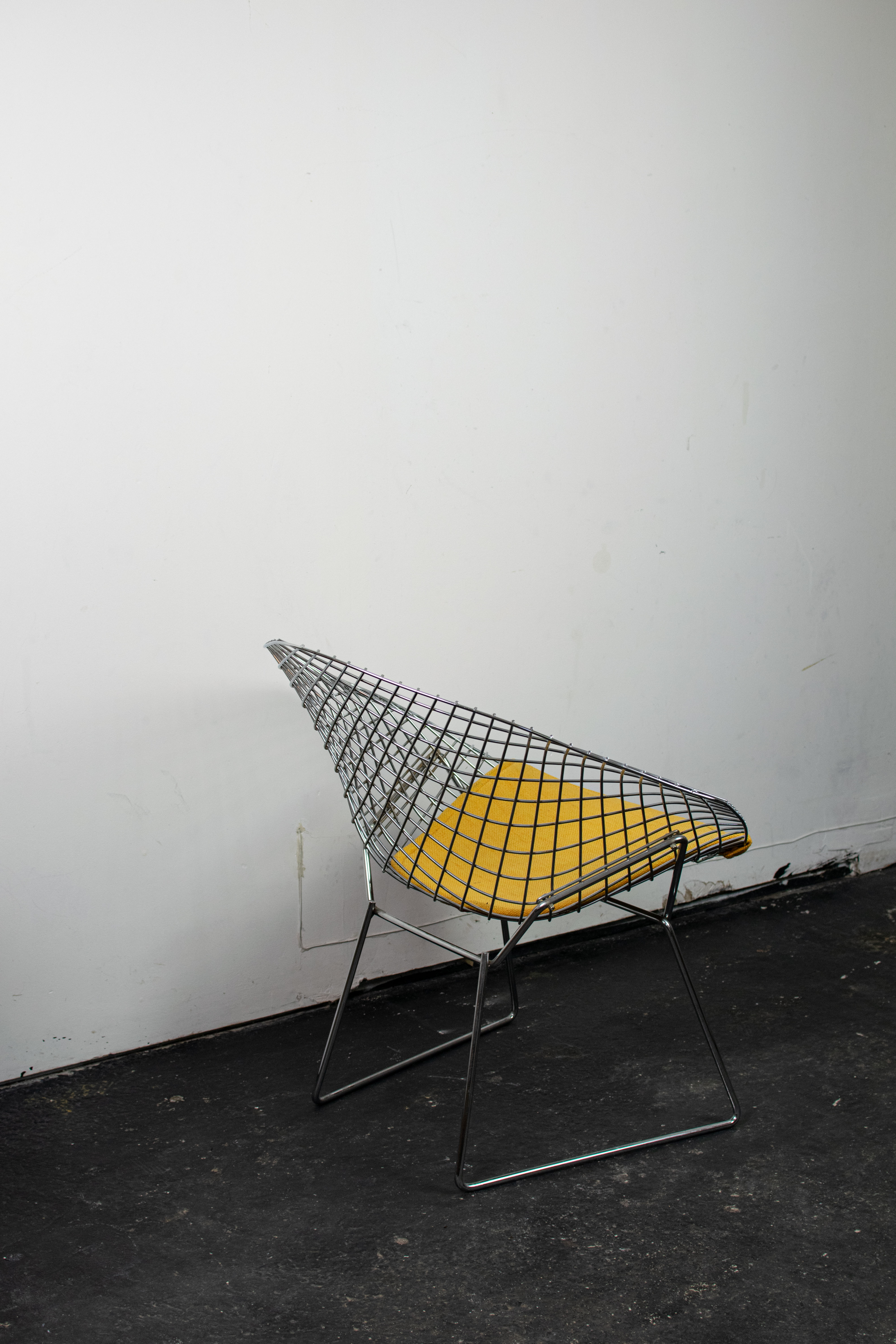 Diamond armchair by Harry Bertoia for Knoll International