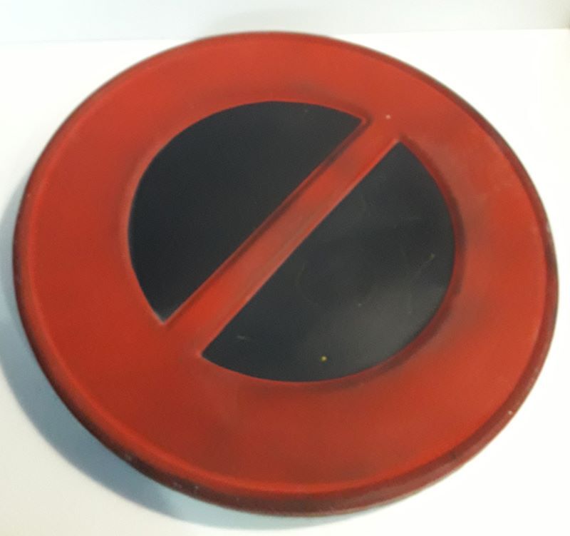 Anciens panneaux de signalisation Interdiction de Stationner