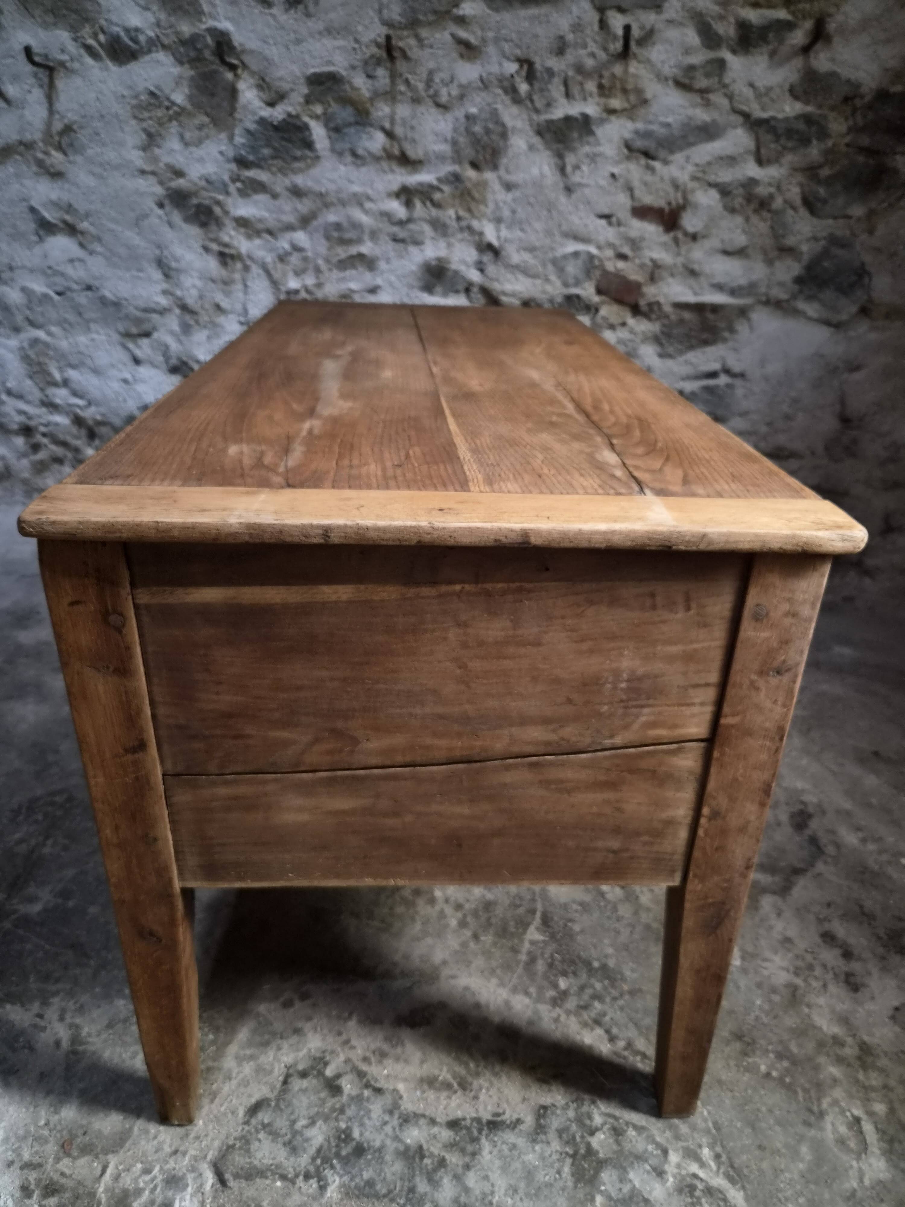 Antique French flour chest in oak – 19th-century farmhouse side table