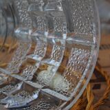 Moulded glass walk-in lamp