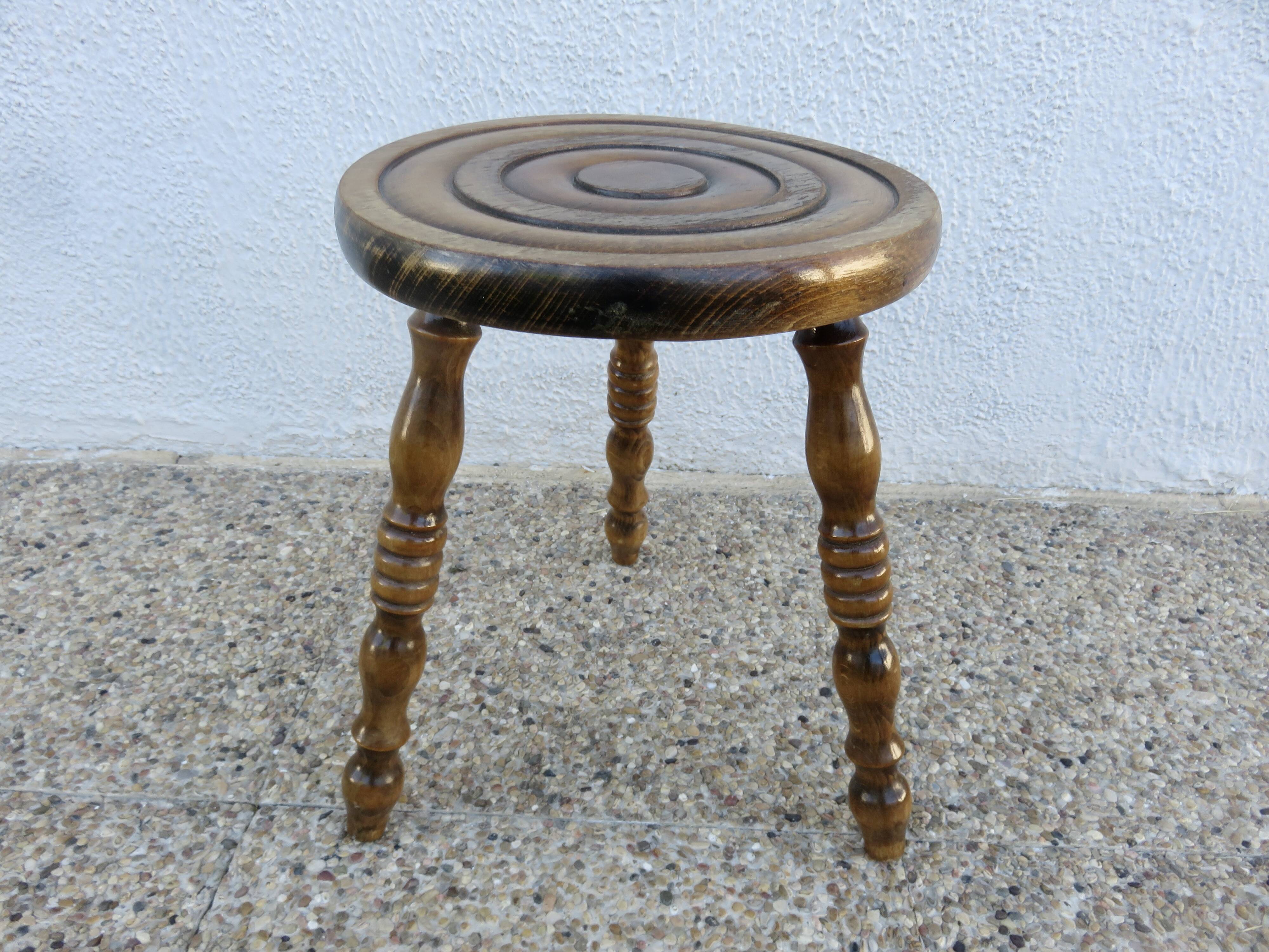 Old tripod stool in solid oak turned 1950 1960