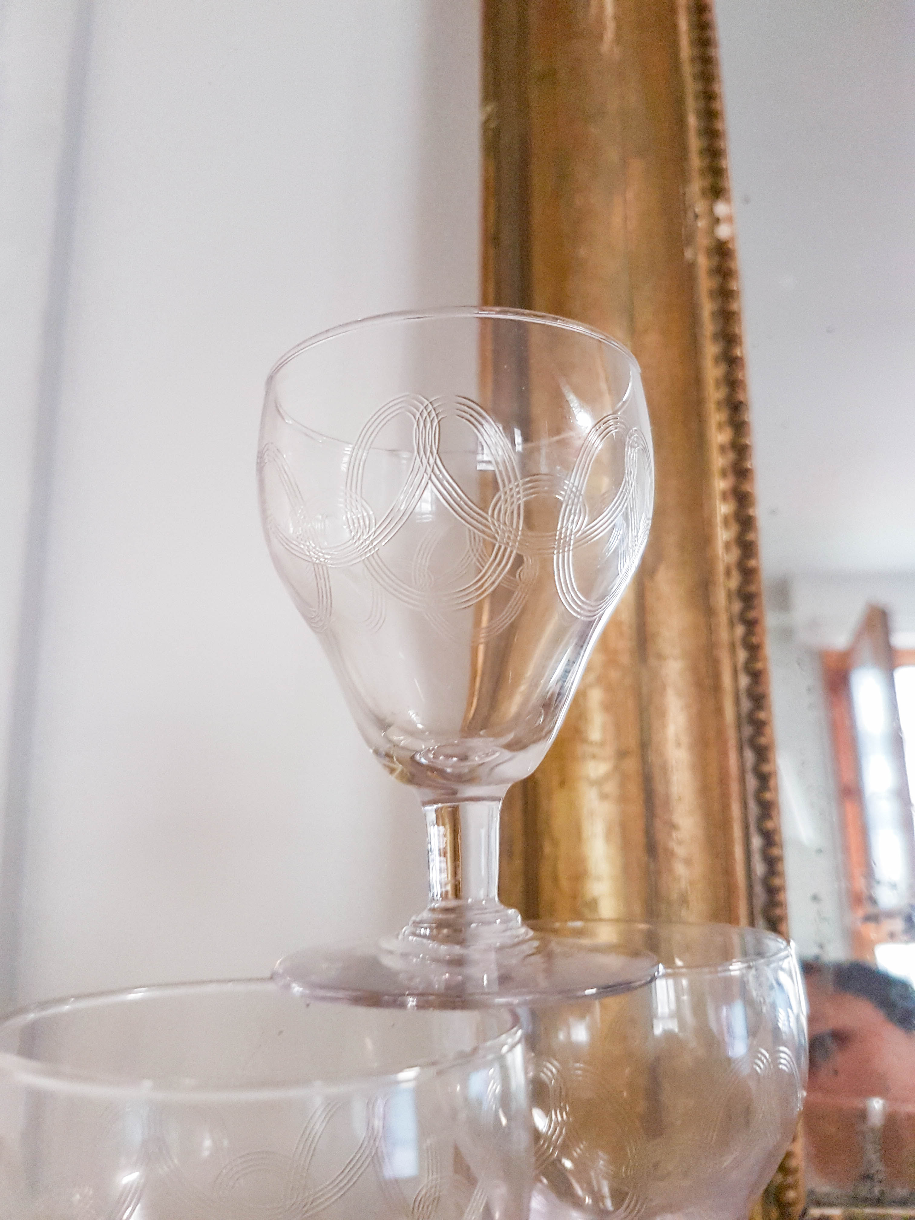 Set of 6 engraved crystal port or liqueur glasses