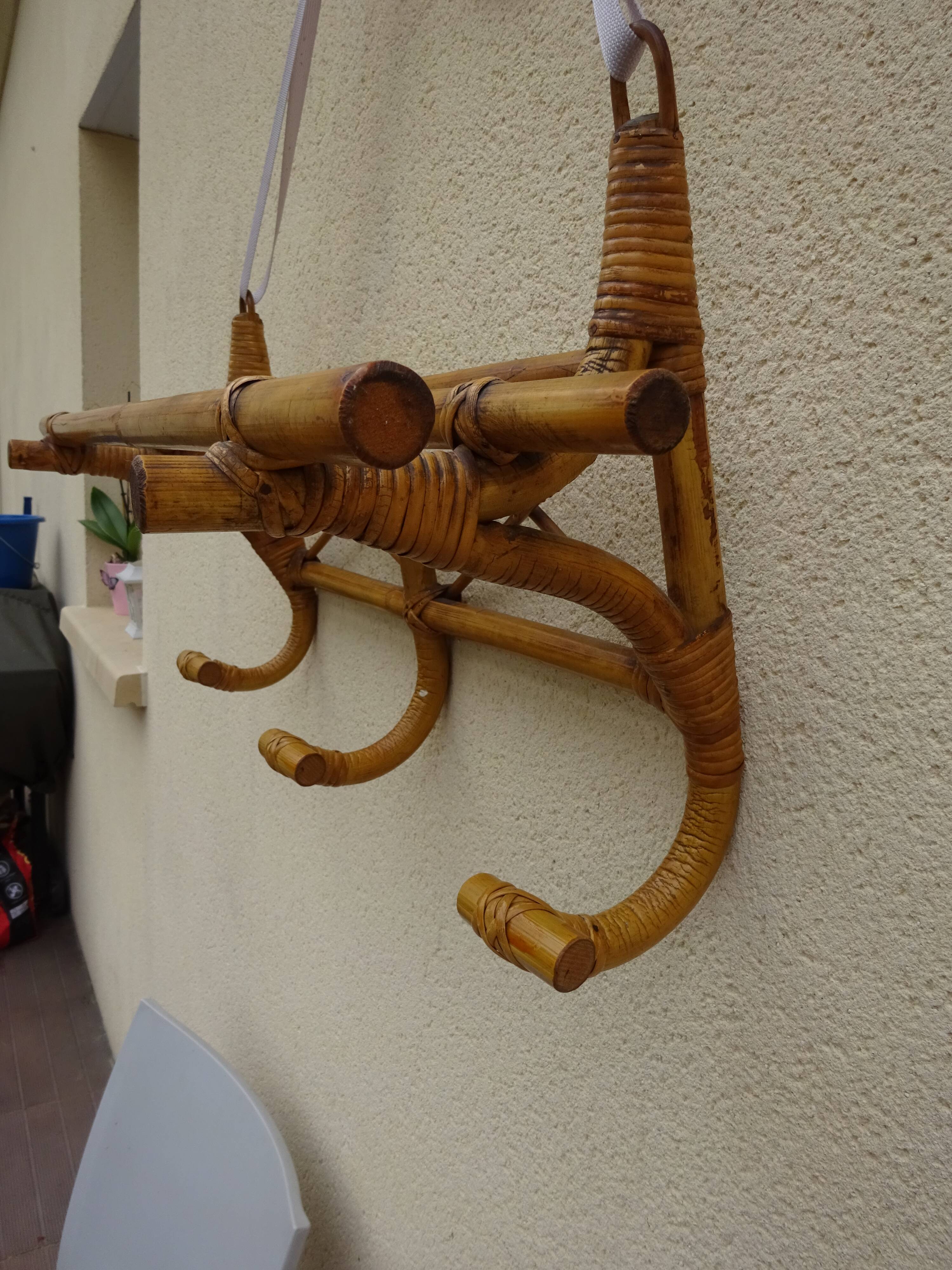 Vintage coat rack in rattan
