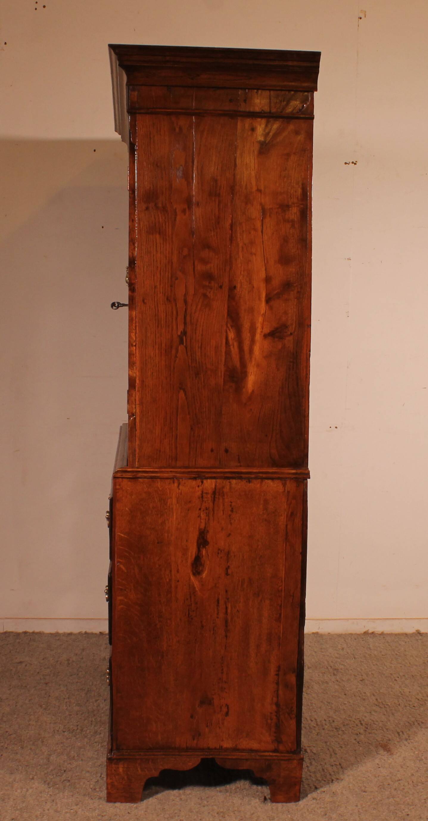Small 18th Century Oak Linen Press