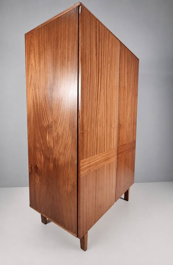 Garde-robe vintage par Francisek Mezulanik, années 1960