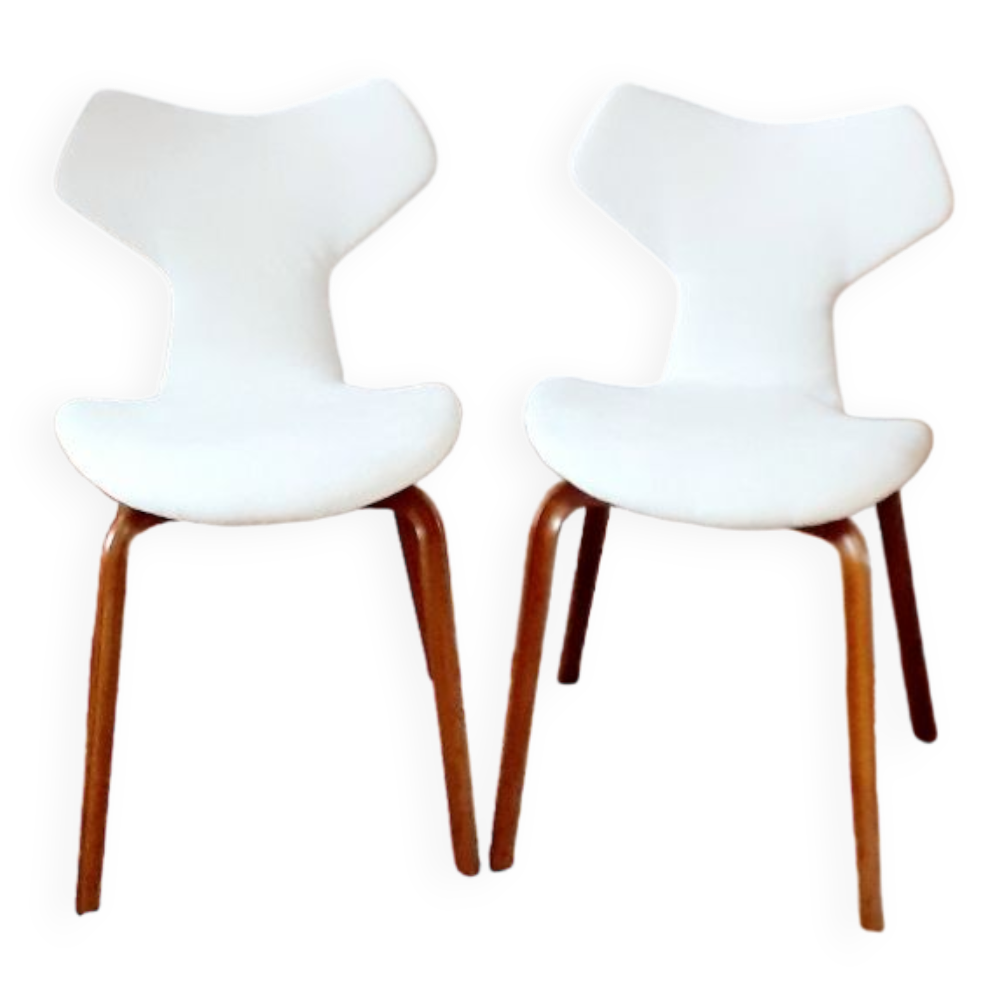 Pair of chairs Grand Prix by Arne Jacobsen
