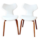 Pair of chairs Grand Prix by Arne Jacobsen