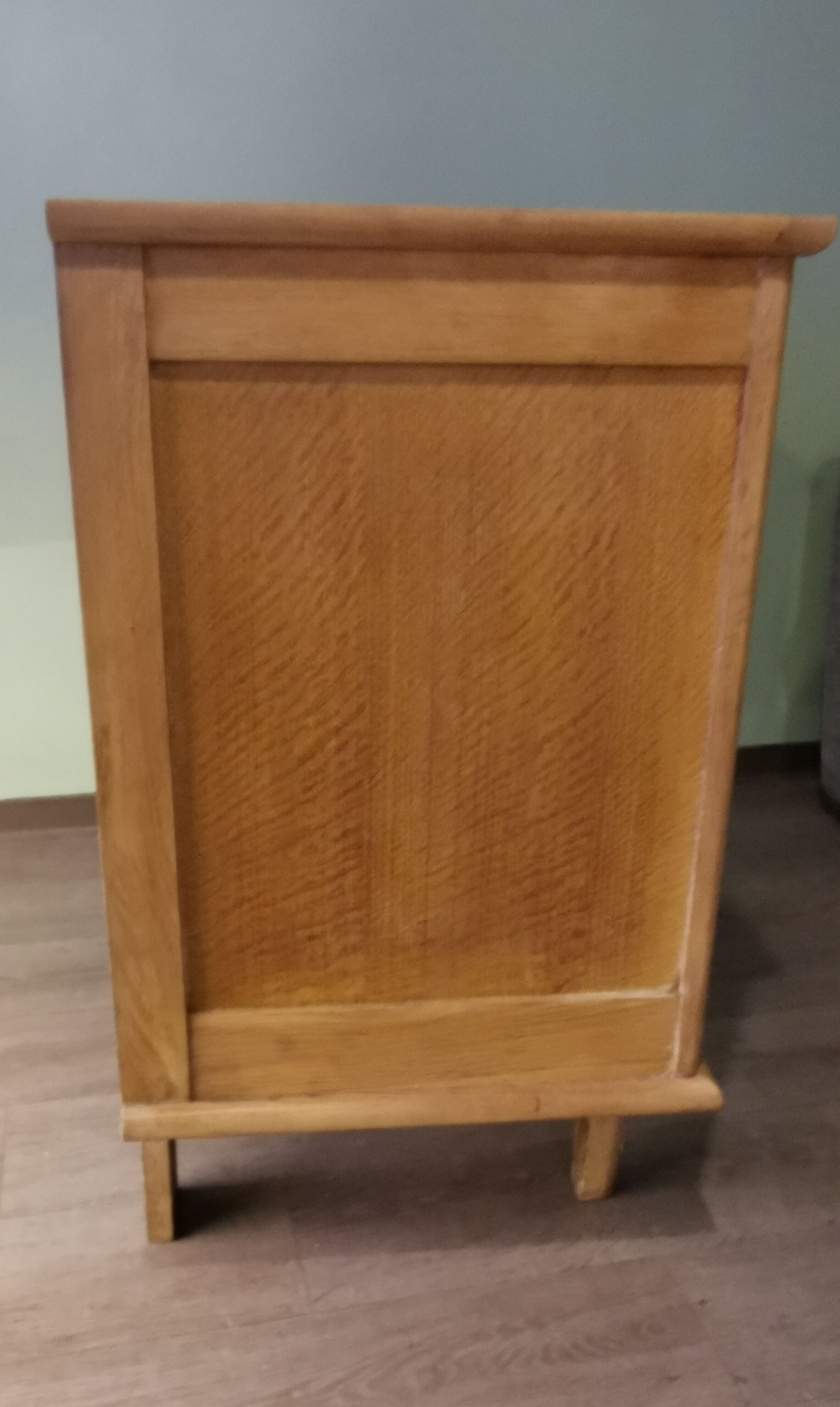 Vintage chest of drawers