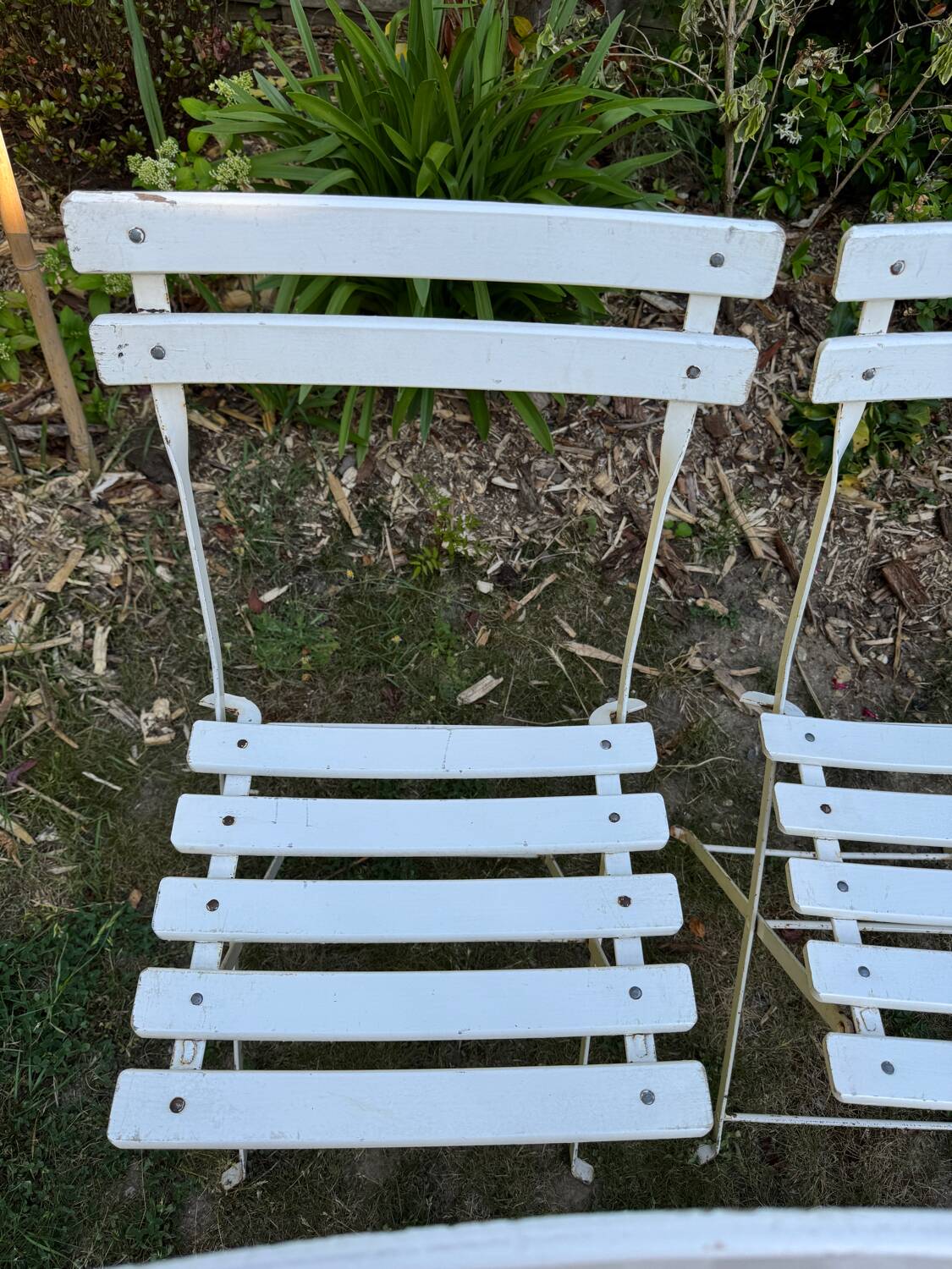 Set of 4 vintage folding chairs in metal and wood
