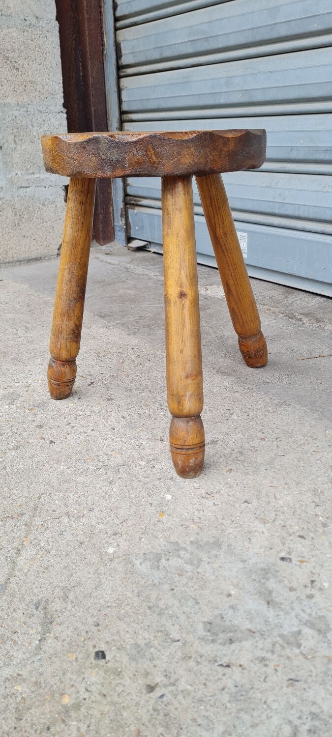 Tripod stool