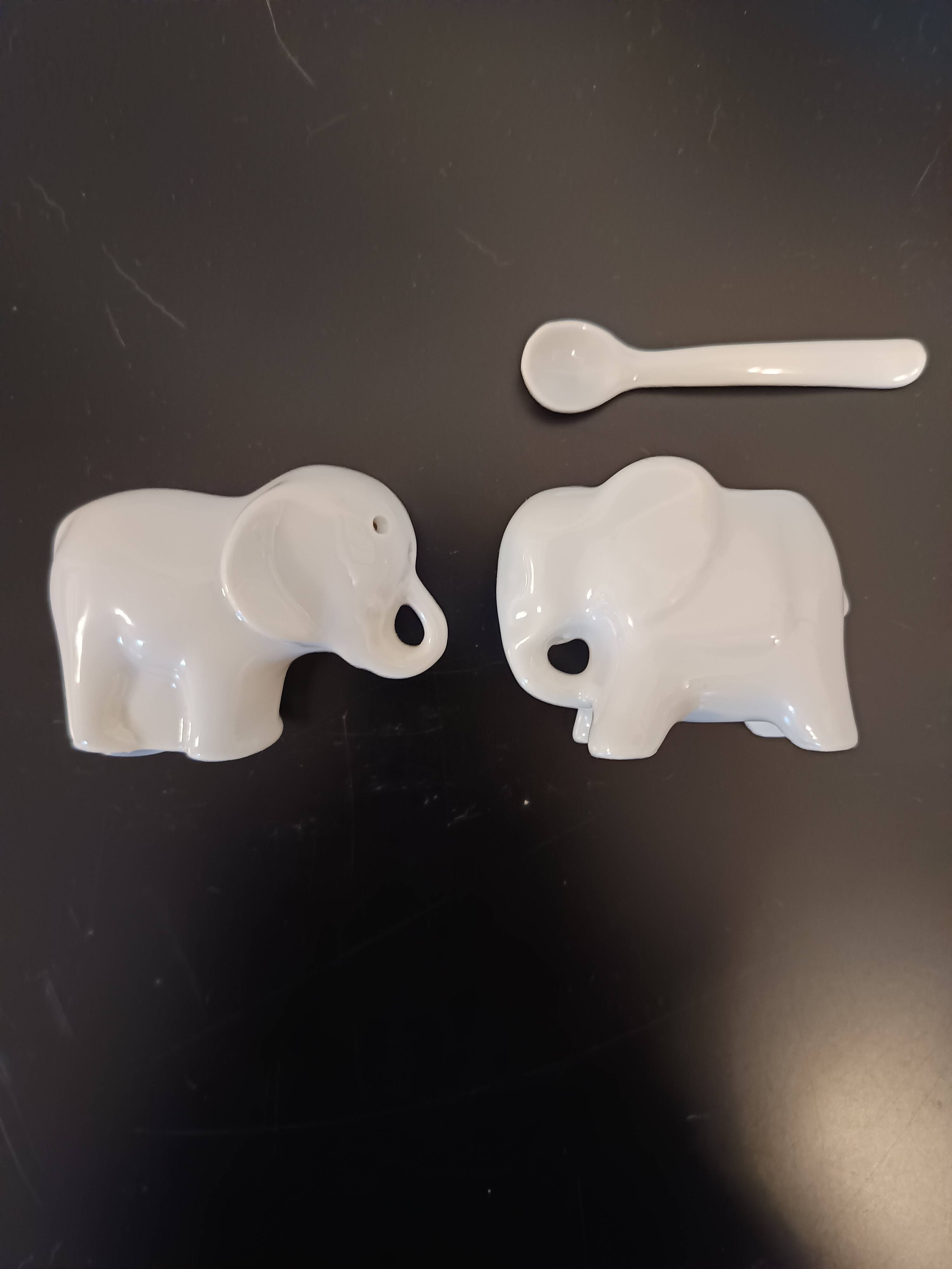 Elephant salt cellar and mustard pot in porcelain