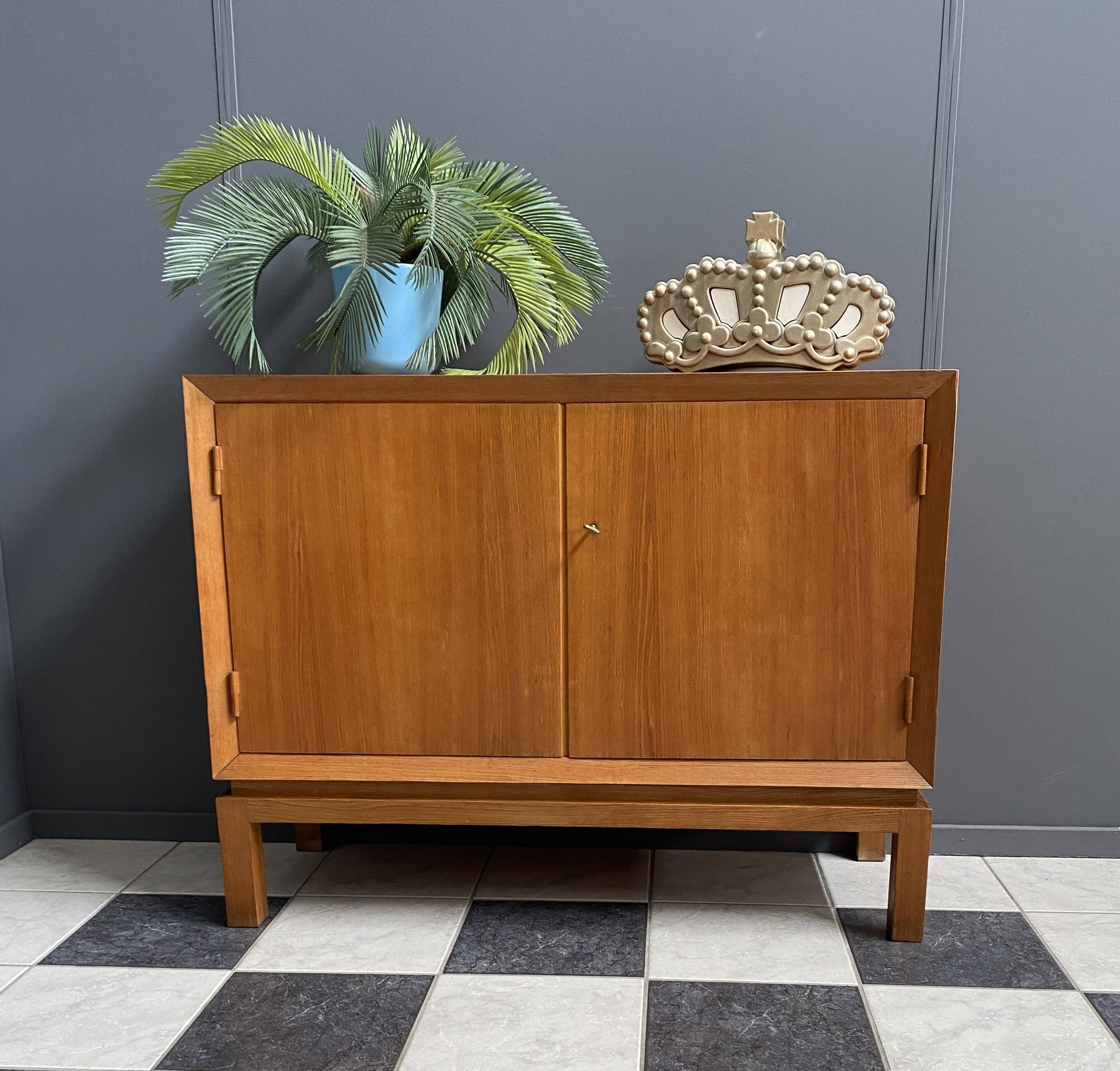 wood sideboard 2doors and drawers inside 1970s