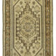 Tapis beige oriental rustique fait à la main des années 1960 115 cm x 222 cm