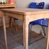Small old side or children's table