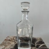 Smooth glass decanter with square base