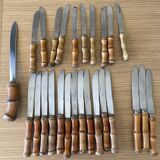 Set of knives with bamboo handles