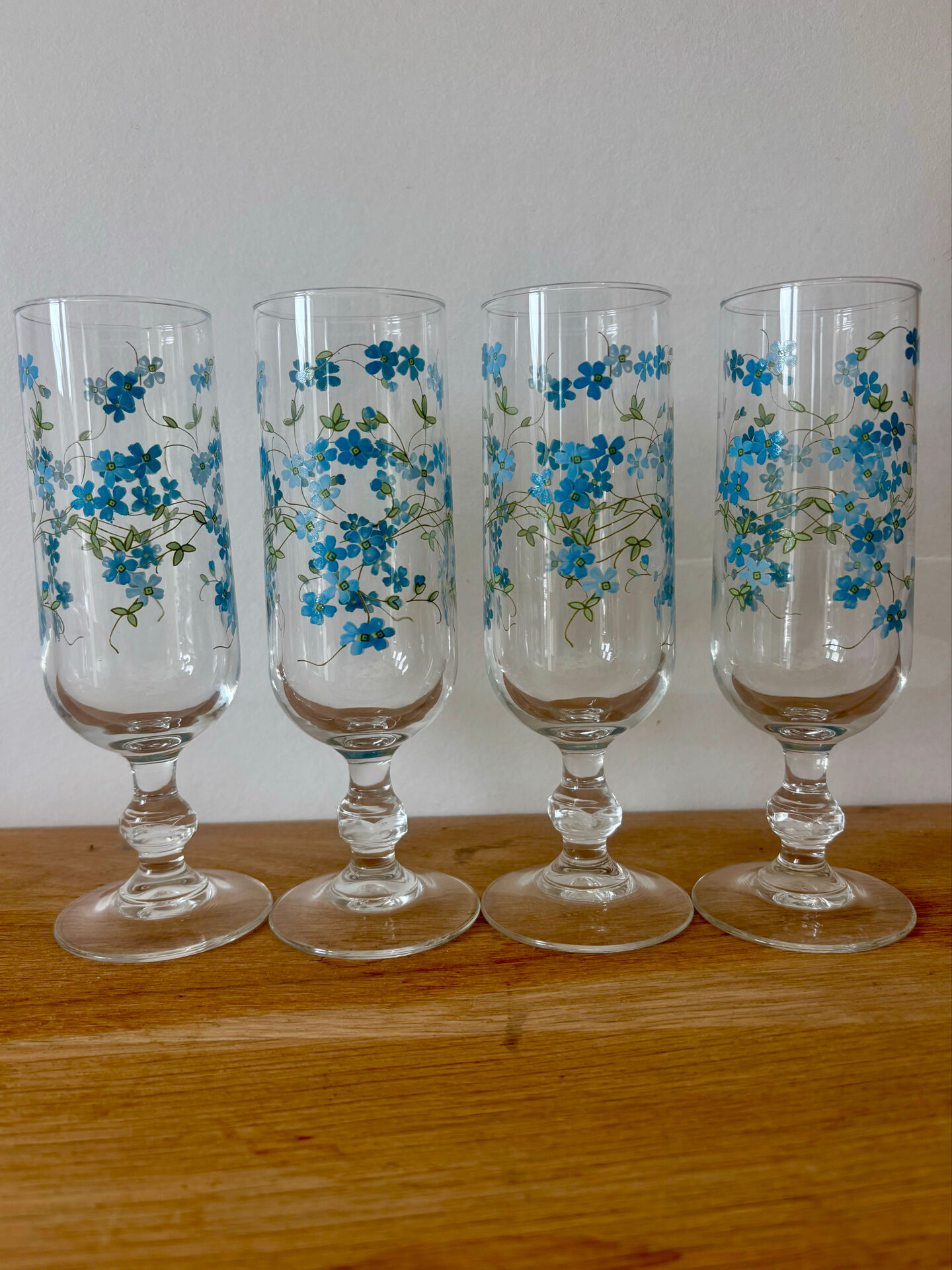 Vintage lot de 4 flûtes Arcopal véronica myosotis