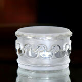 Boîte ronde en cristal à décor de canards, Lalique France