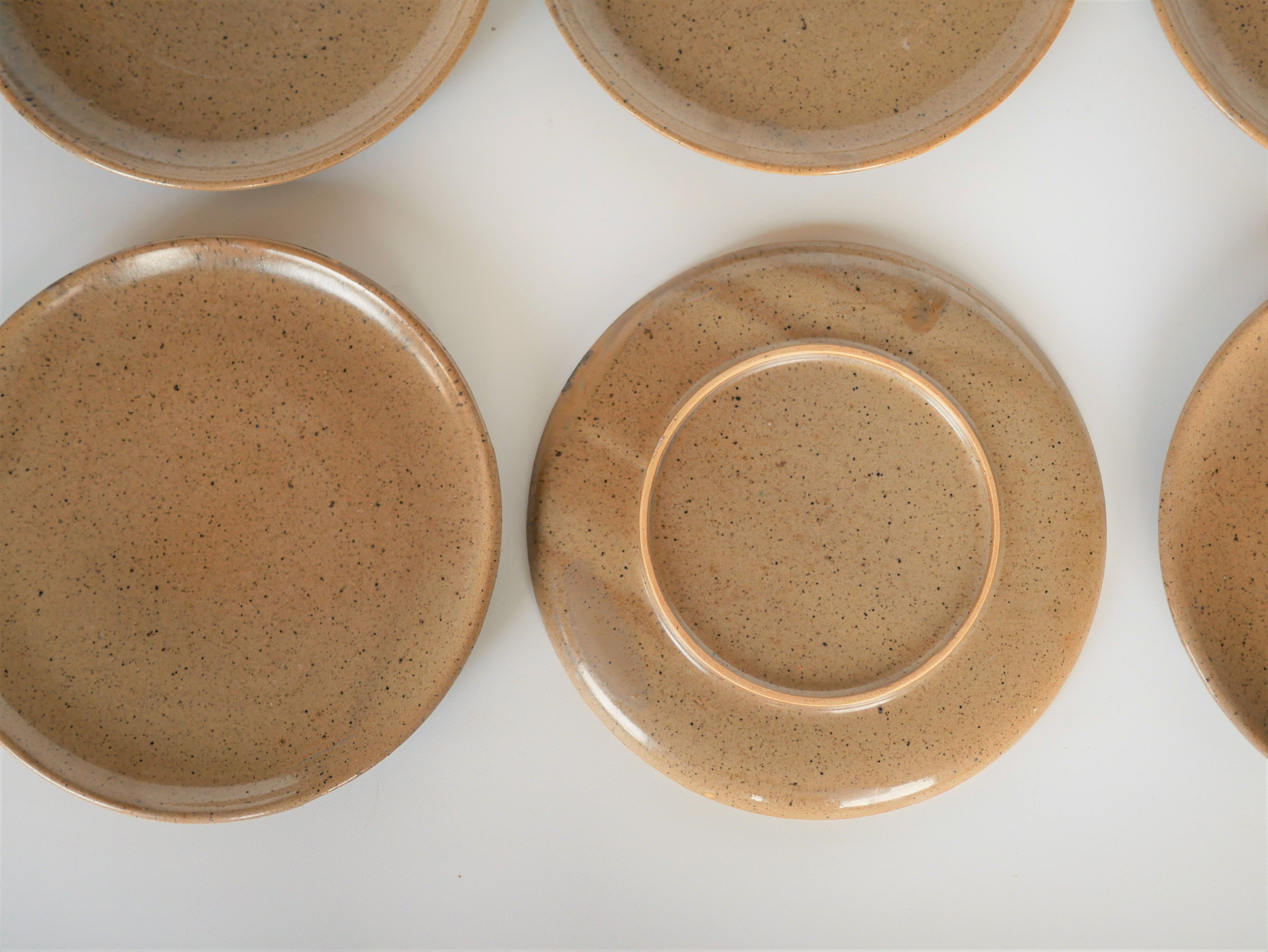 Série de 6 assiettes vintage en grès