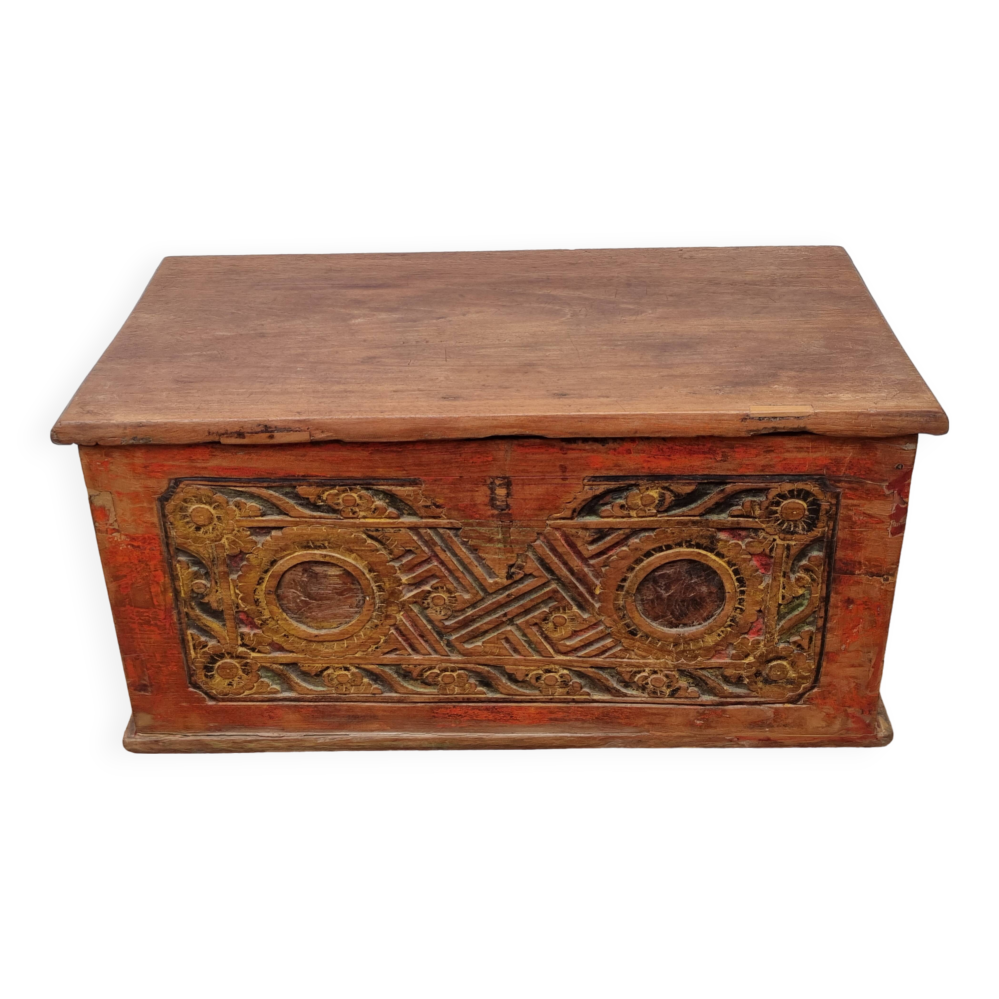 Coffre de rangement balinais en teck sculpté polychome à motifs floraux, ancien, 58 cm