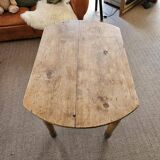 Country table and chairs