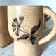 Mugs en grès fleuries années 70