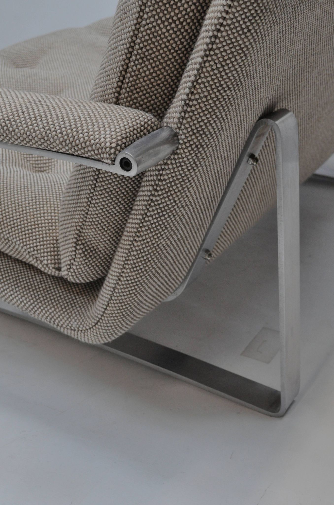 Two-seater sofa Artifort C647 by Kho Liang Ie – fully restored