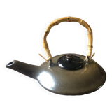 Flat ceramic teapot