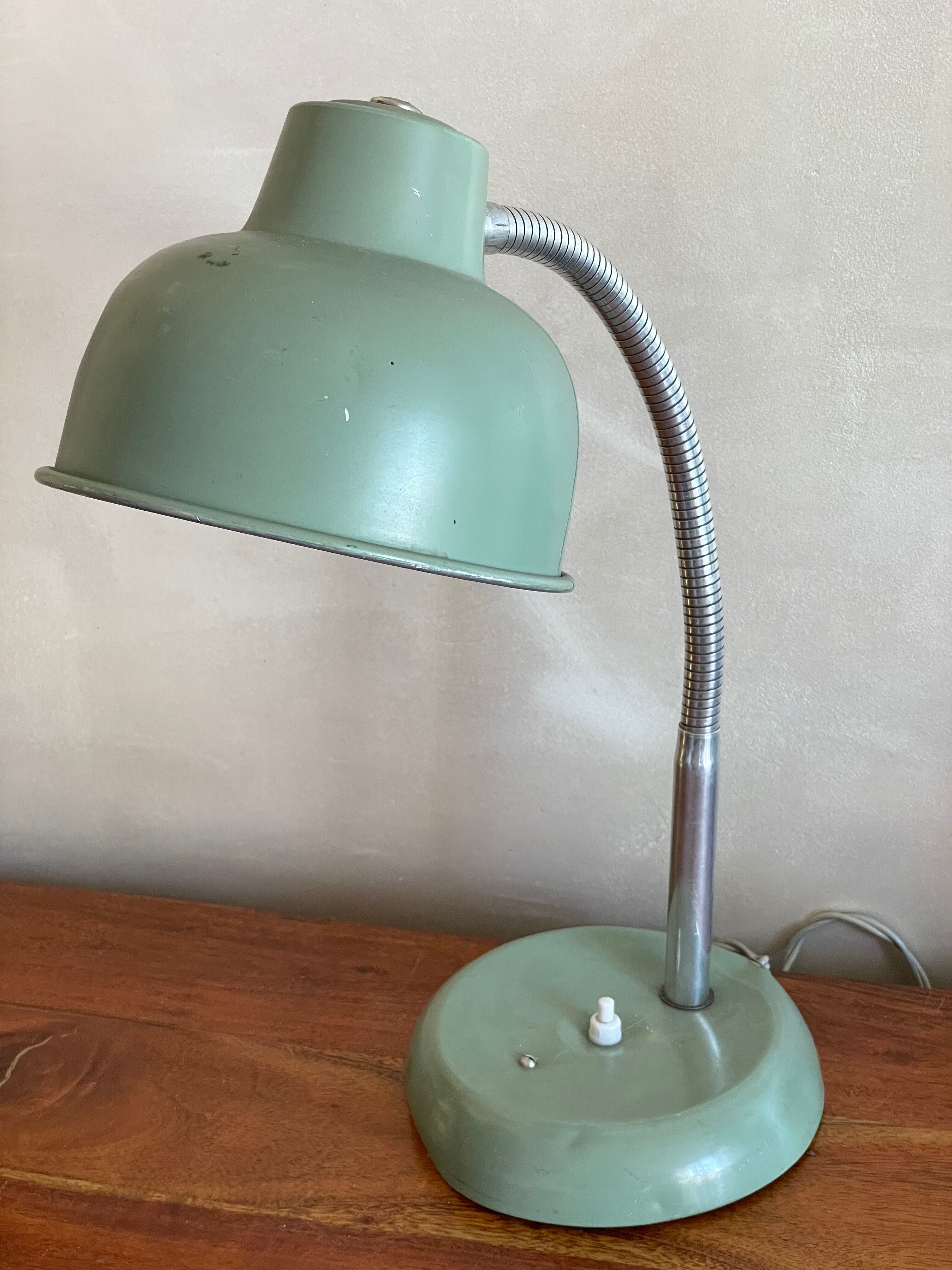 Industrial articulated lamp