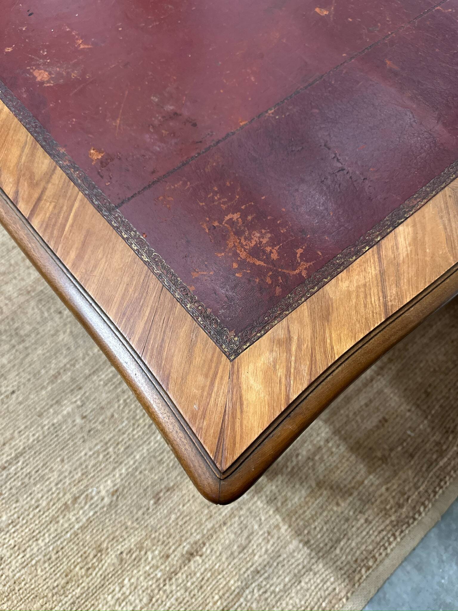 Louis XV style marquetry desk – antique leather top