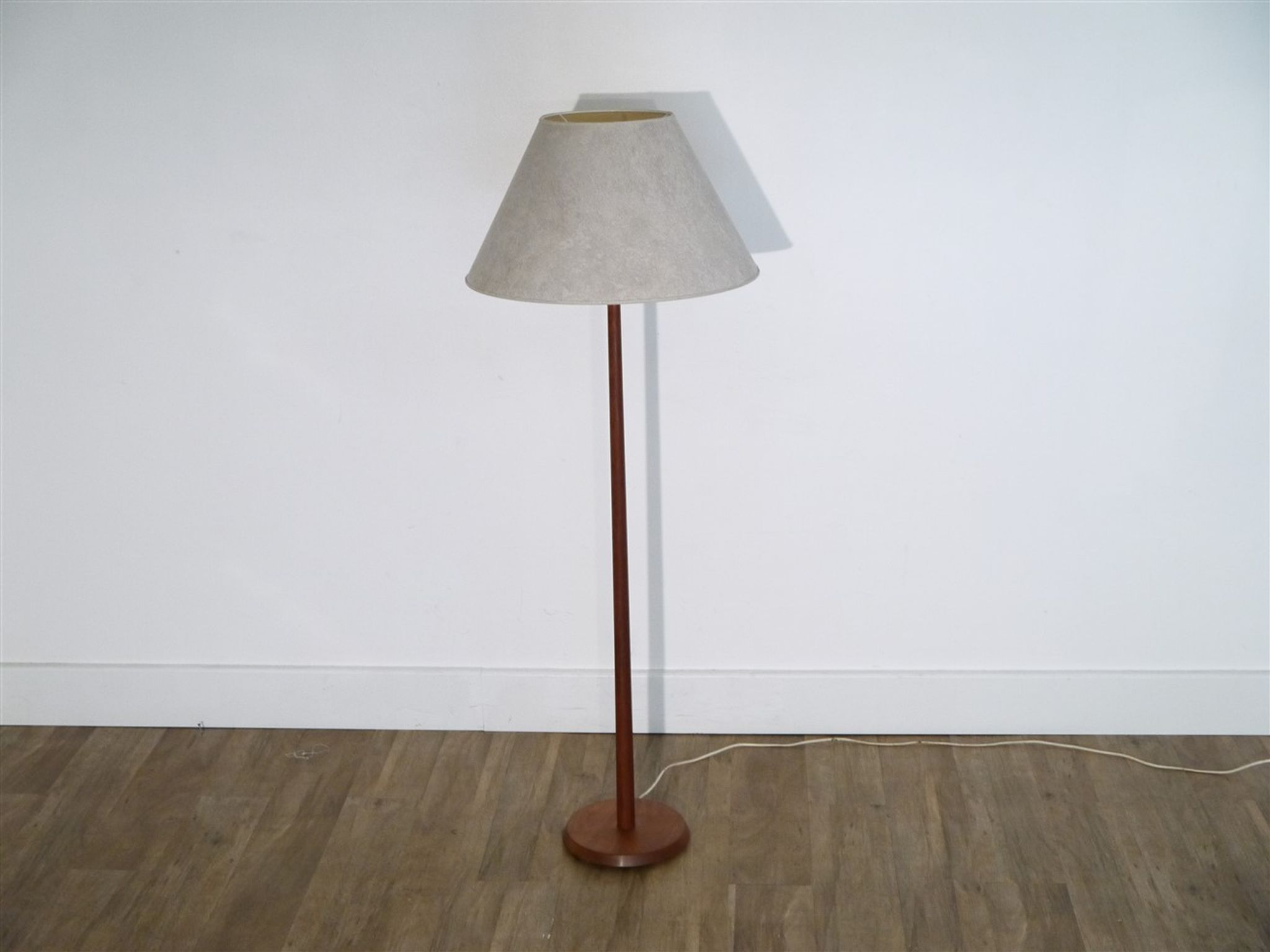 Lampadaire vintage scandinave en teck 1960