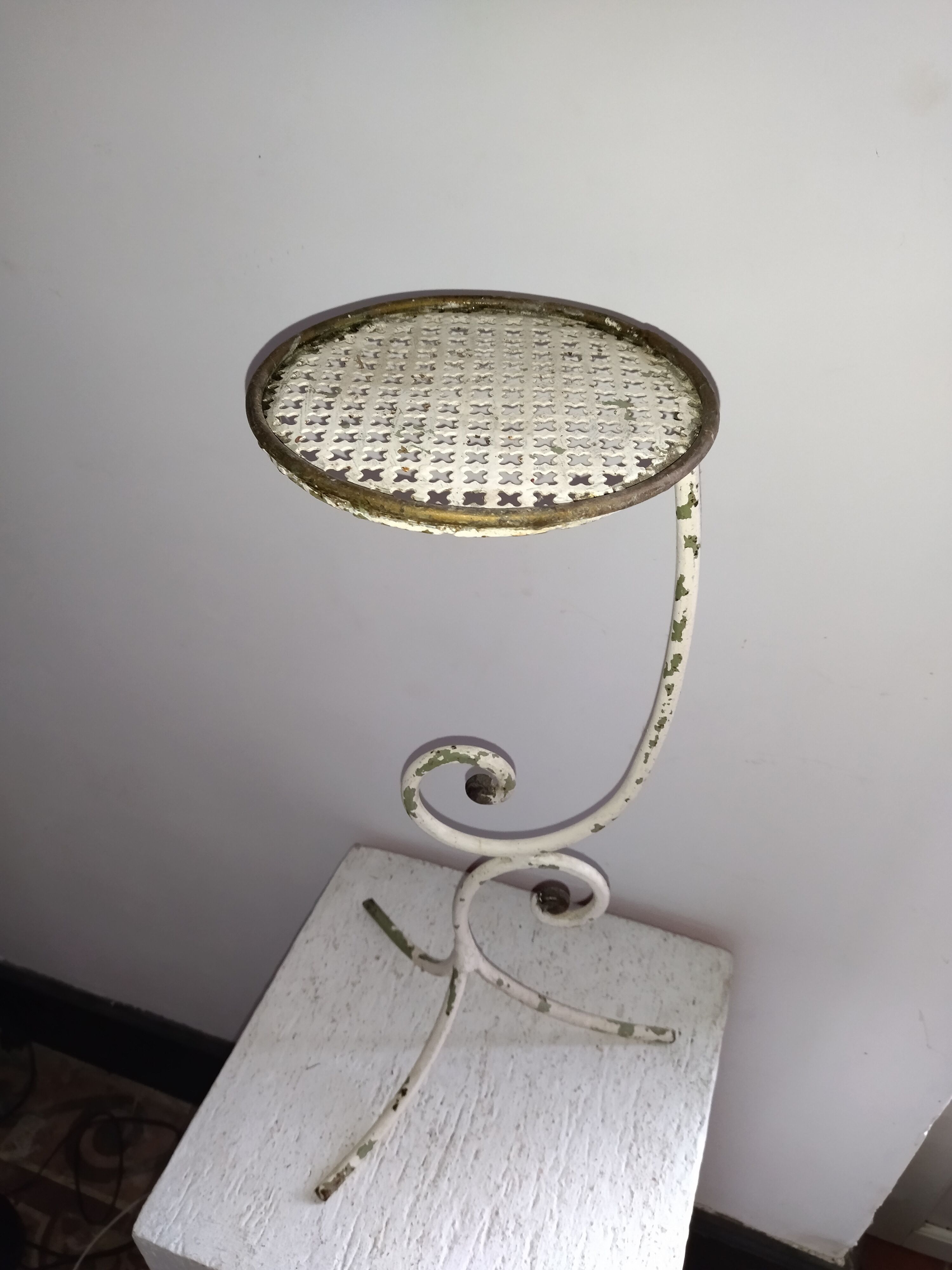 Wrought iron harness 60