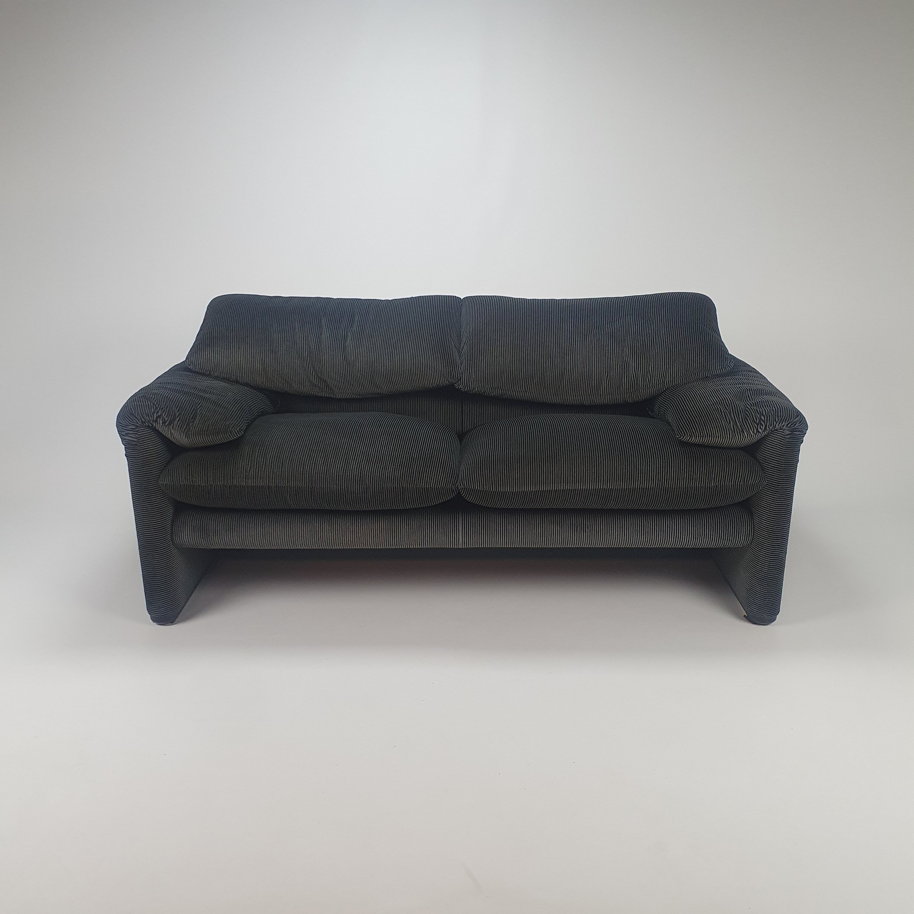 Maralunga Two Seater Sofa by Vico Magistretti for Cassina, 1970s