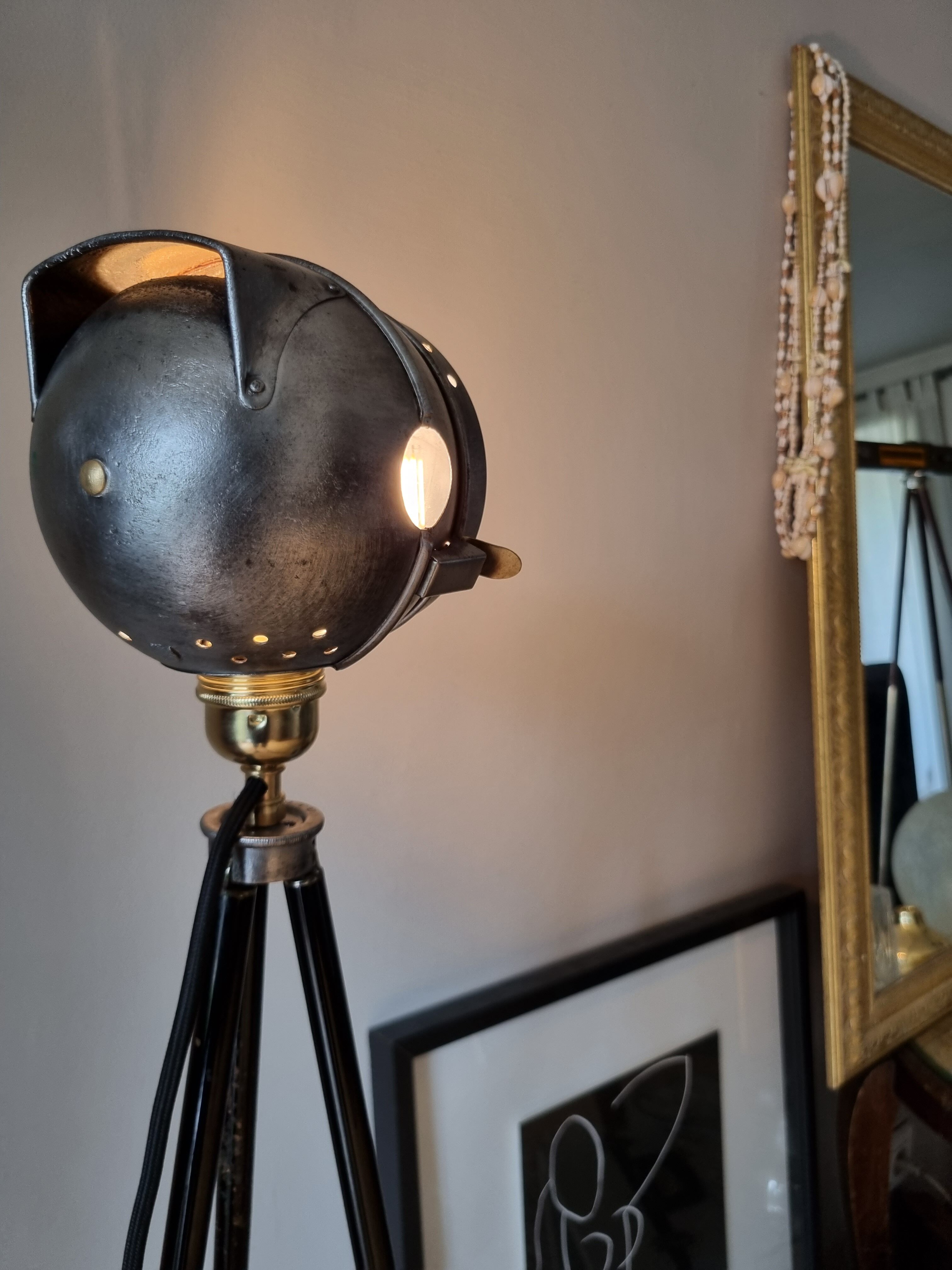 Former tripod projector, Besnard Paris, ca. 1910