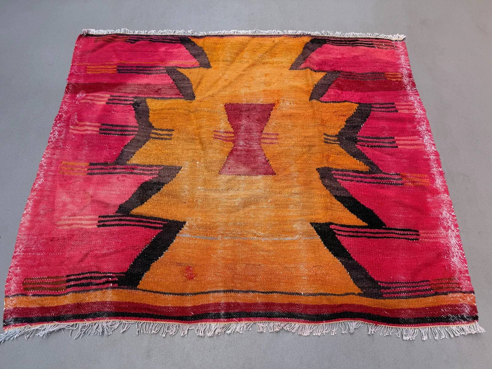 Medium vintage Turkish kilim rug 100x120 cm wool kelim, square 2550