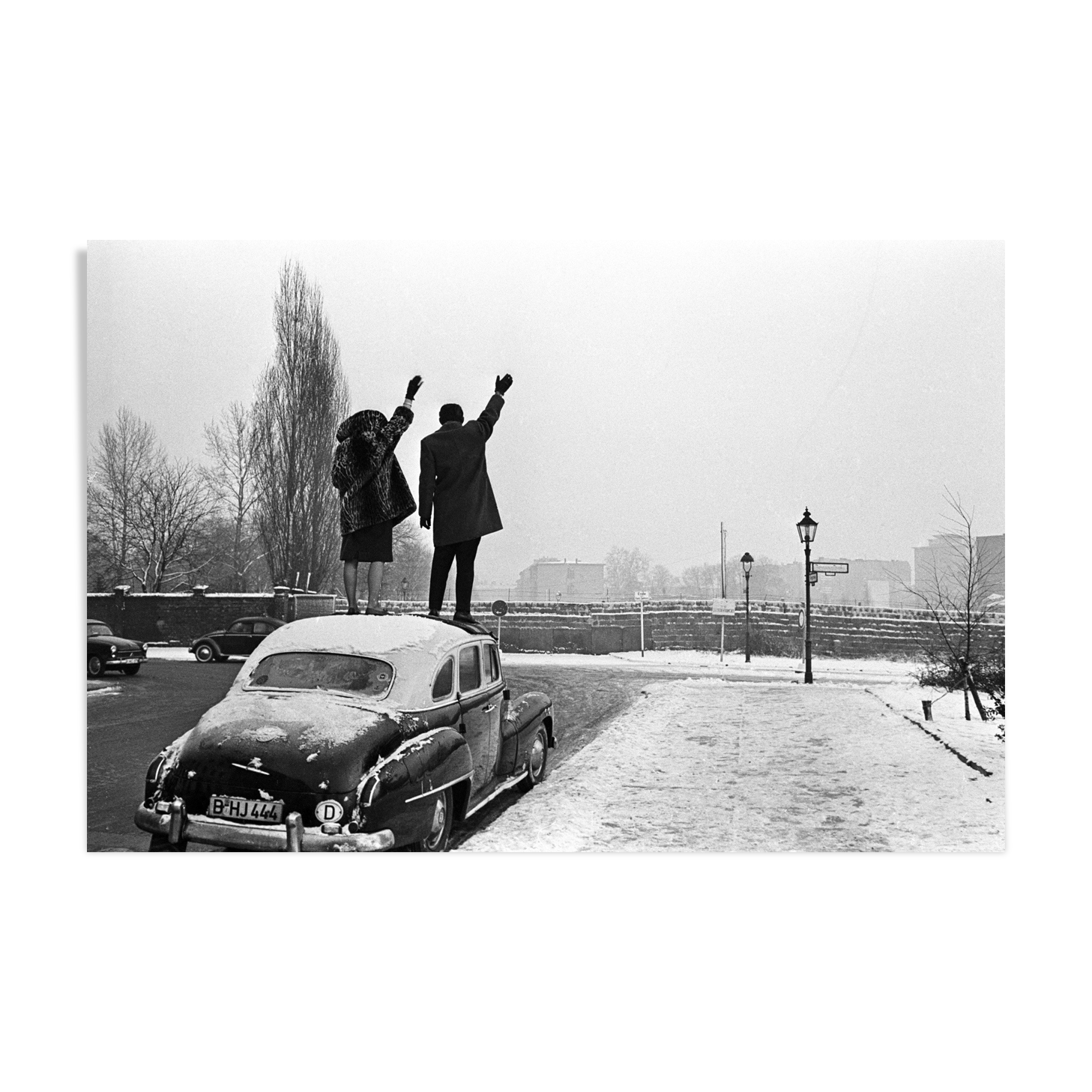 Photography, "Berlin, cut in half by the wall", 1963 / Large-format: 20 x 30 cm