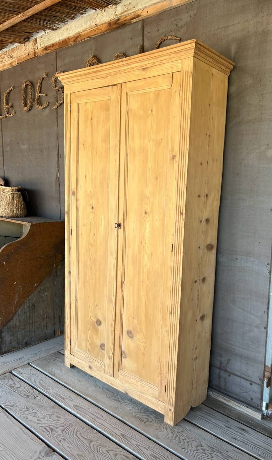 Armoire parisienne bois brut