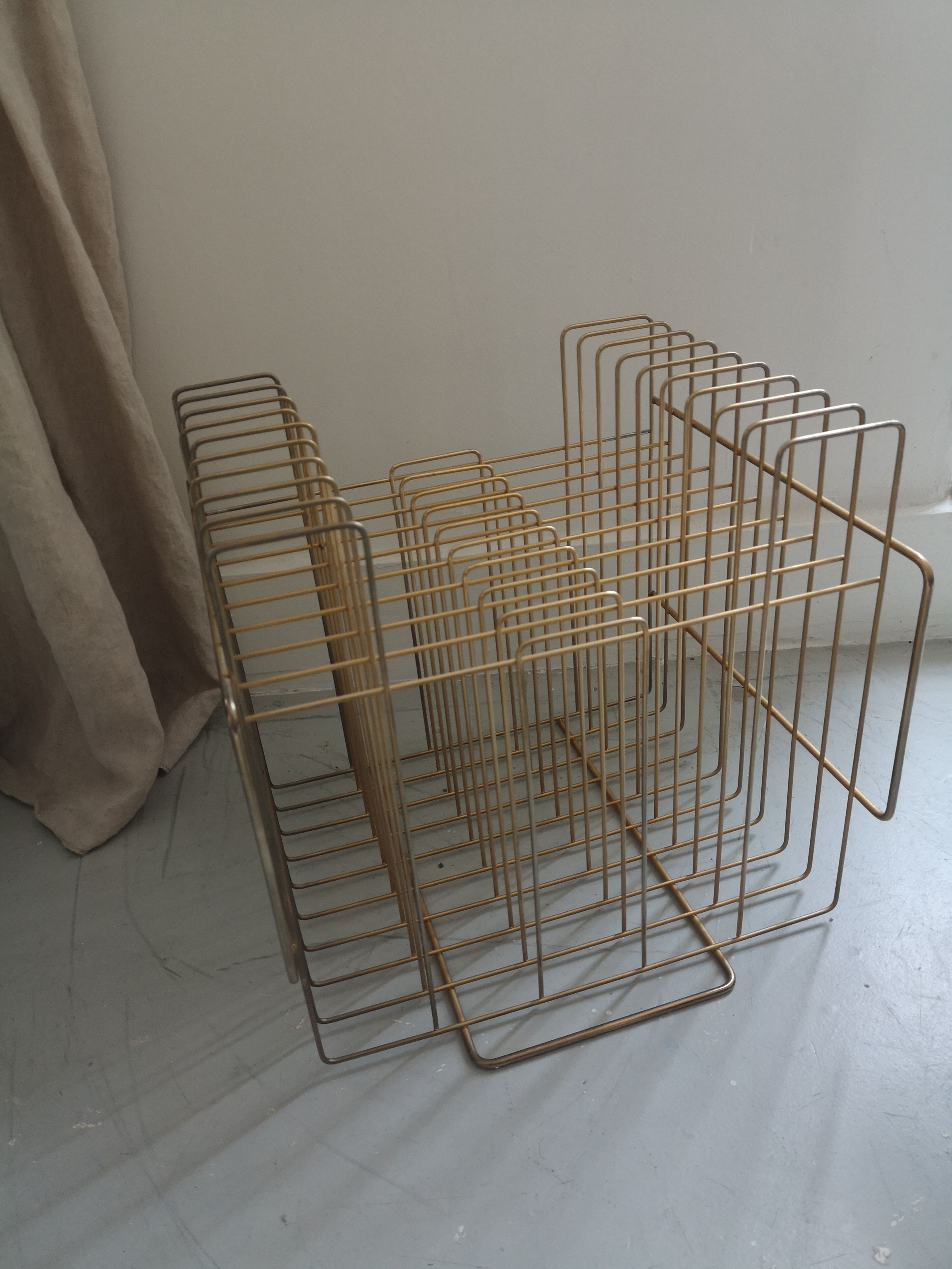 Vinyl record holders and magazines in brass gilded metal, 1960