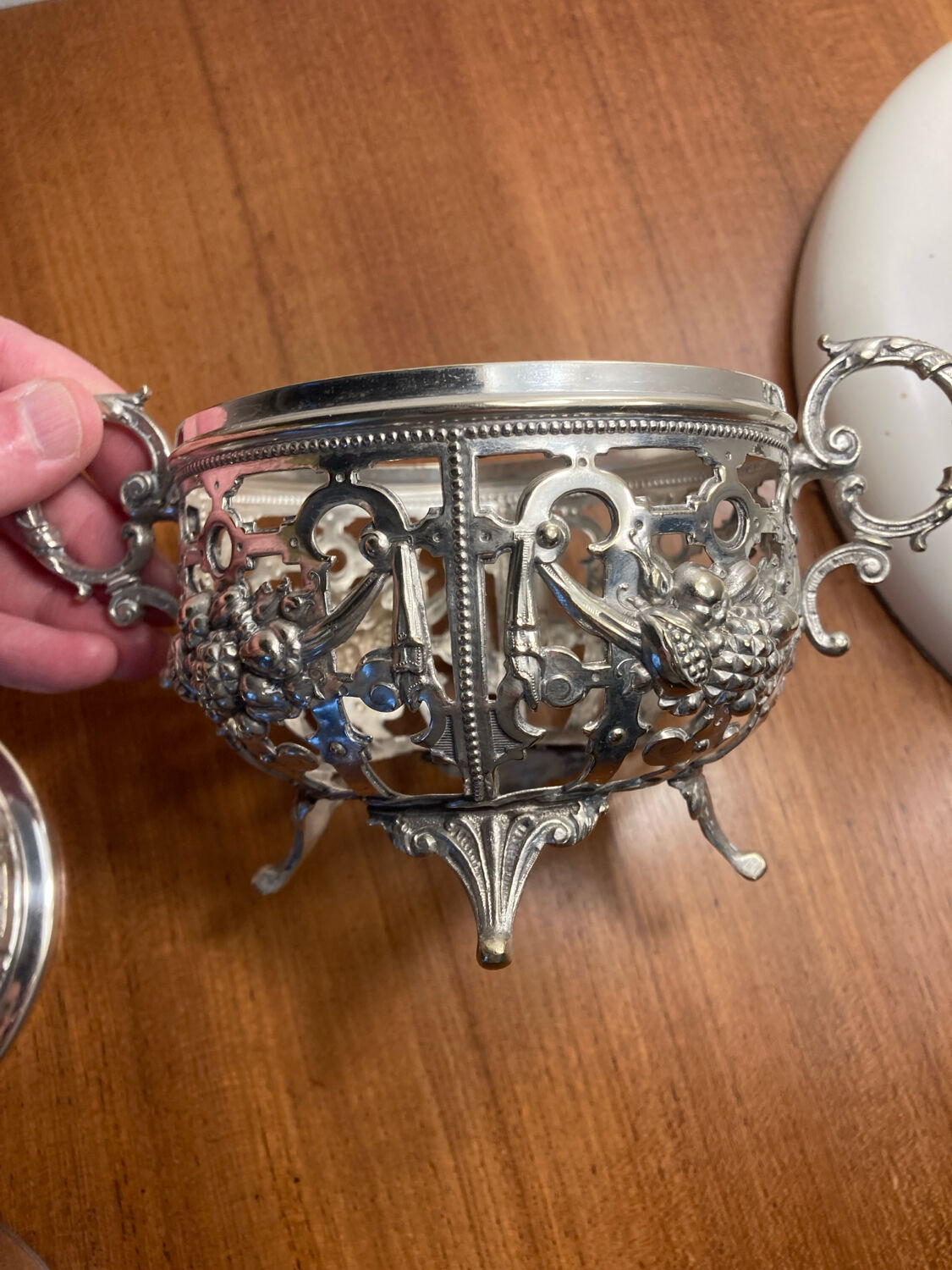 Sugar bowl, silver-plated bonbonnière, late 19th century.