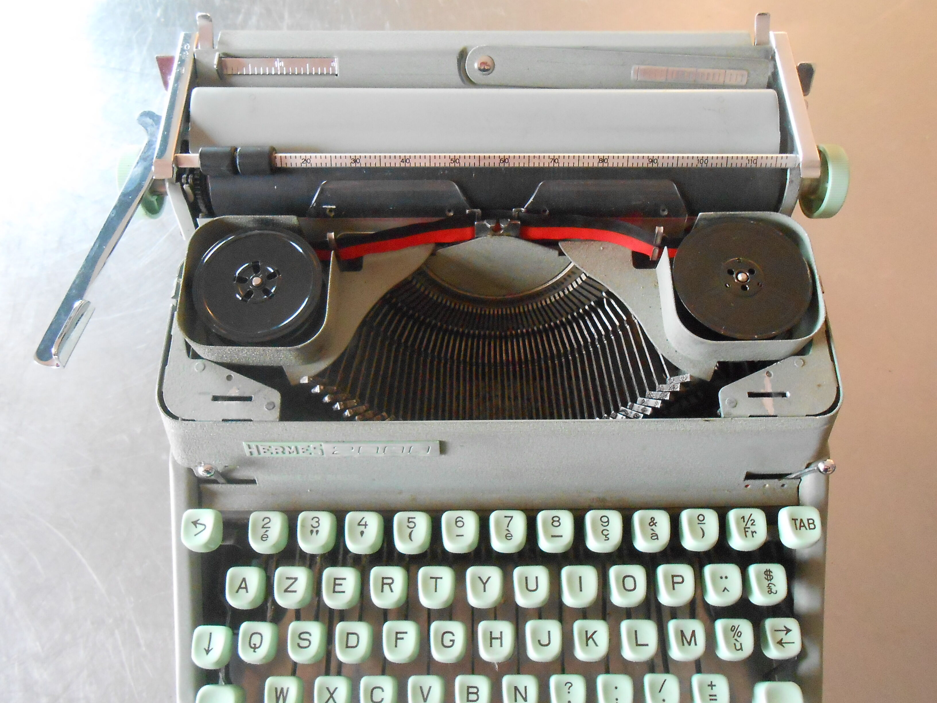 Hermes 2000 typewriter