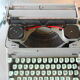 Machine à écrire Hermes 2000