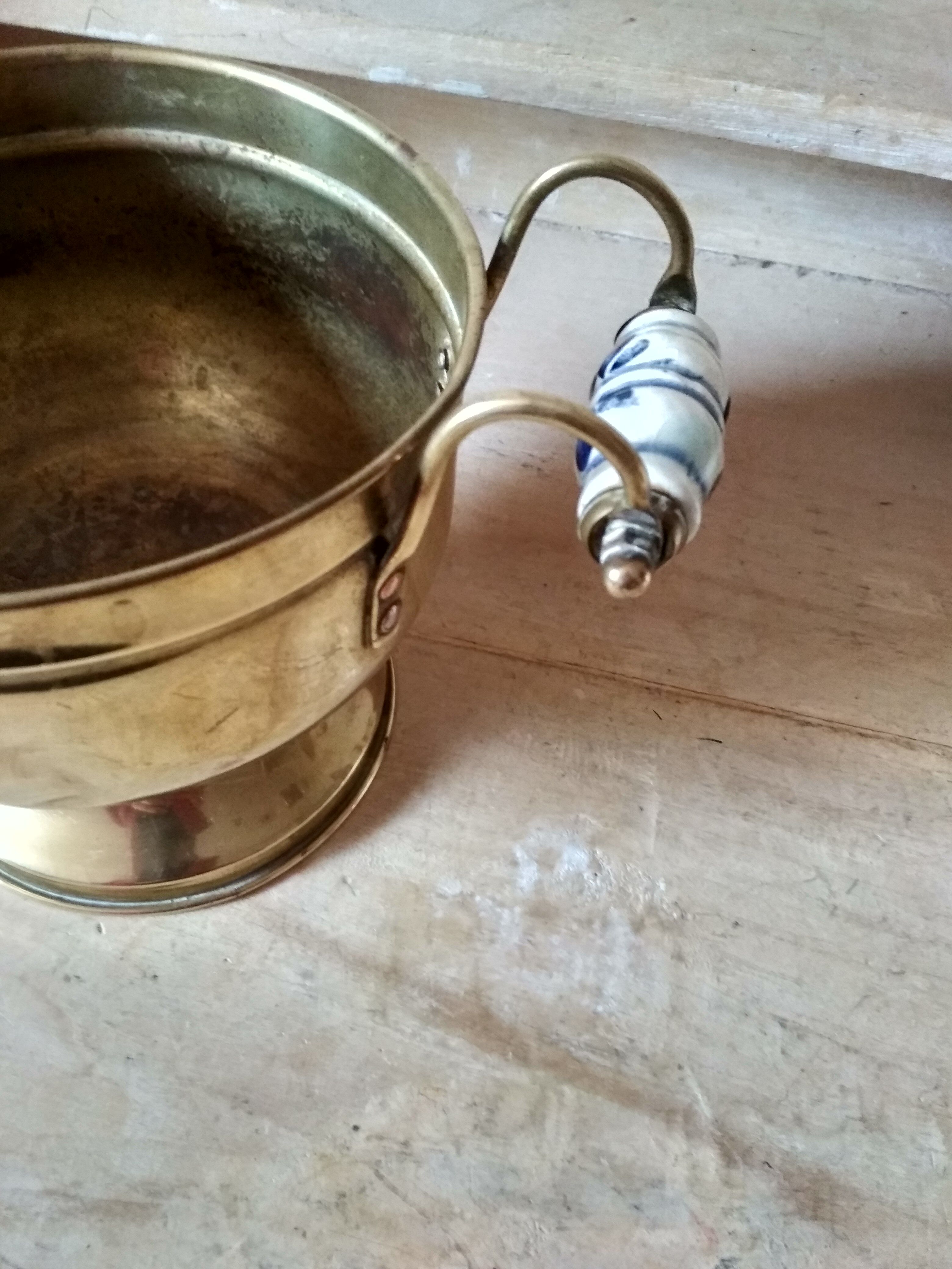 Small cauldron on foot with ceramic handles, vintage pot cover
