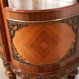 Showcase Louis XVI style, twentieth realization, signed cabinetmaking JP Ehalt of very good quality.