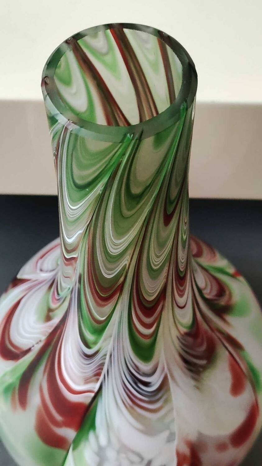 Chimney neck ball vase. Murano style. Flamed swirl design/Multicolored smoke scrolls. Dim 27 x 14 cm