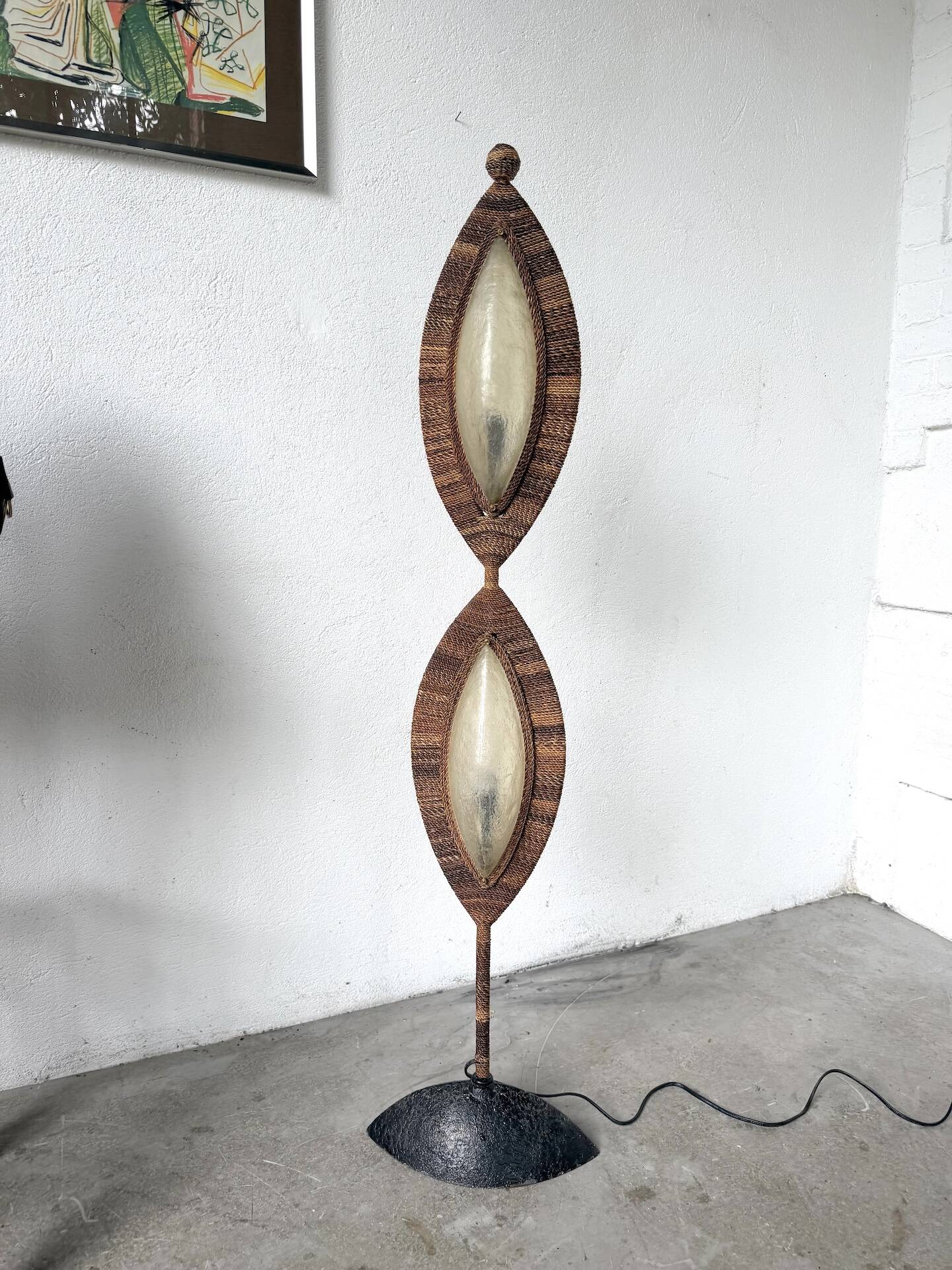 Lampadaire bronze et corde 1970