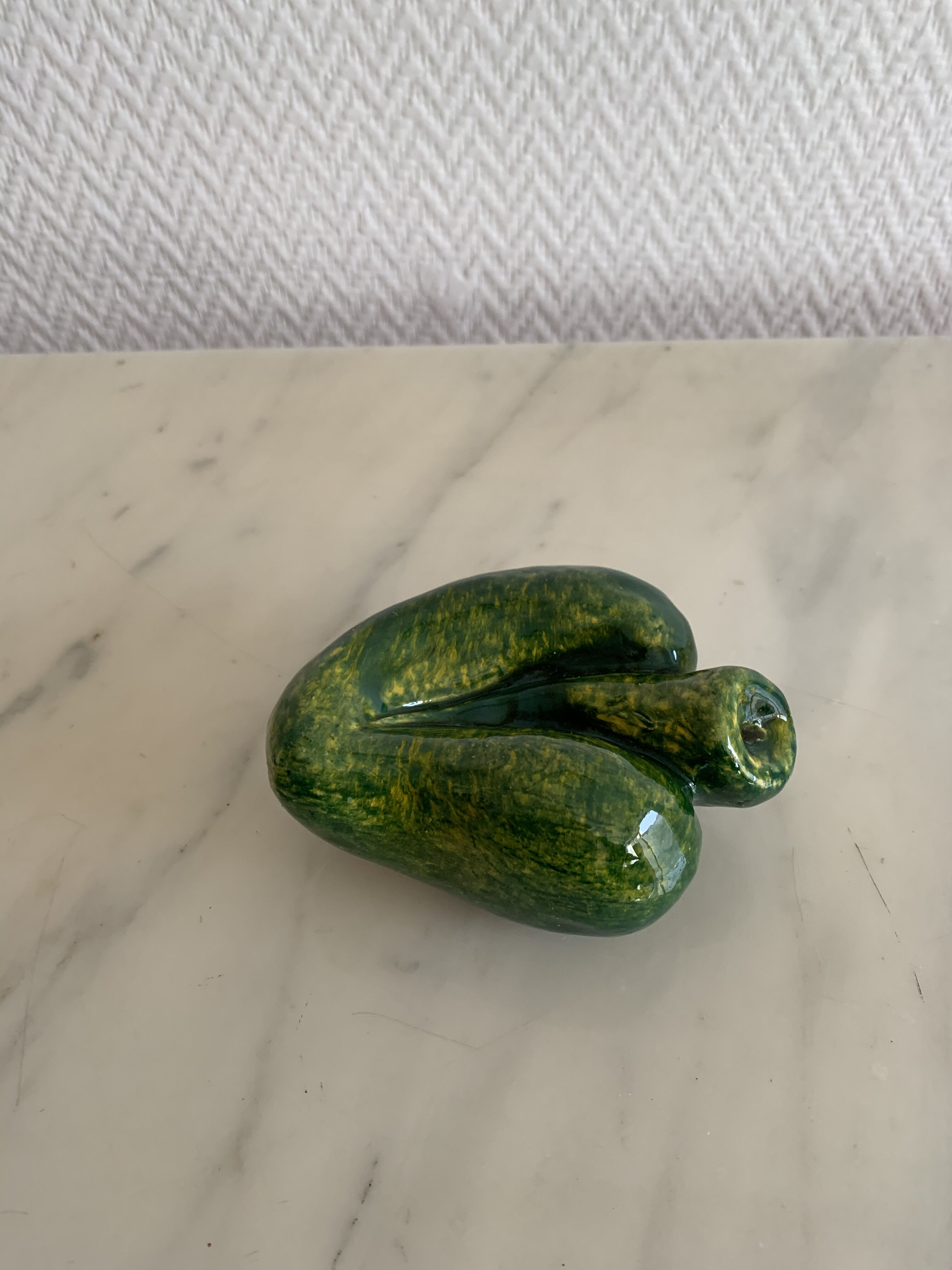 Green ceramic leaf ashtray